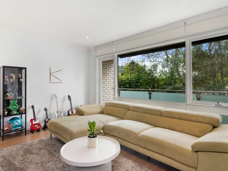 Sensational opportunity with convenience and lifestyle plus!