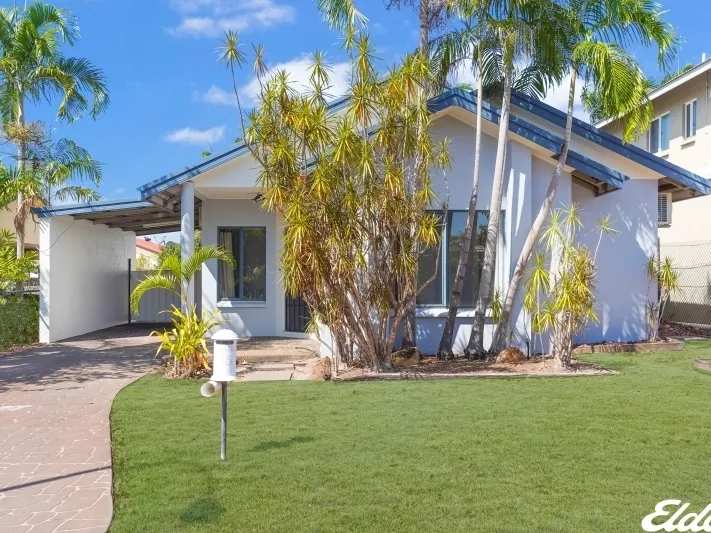 HOUSE, SHED AND THE POOL!