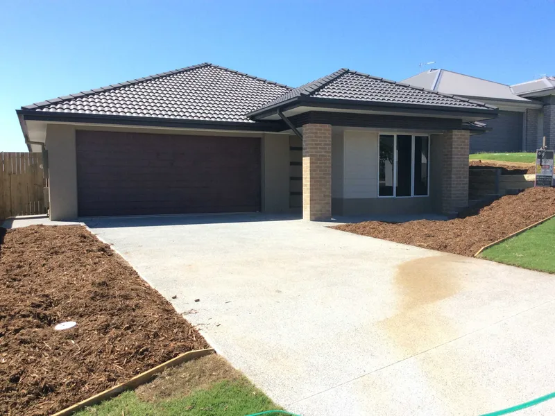 4 BEDROOM - AIR CONDITIONING