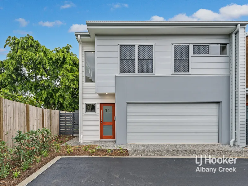 BRAND NEW FAMILY-SIZED TOWNHOUSE IN PICTURESQUE RIVER SETTING