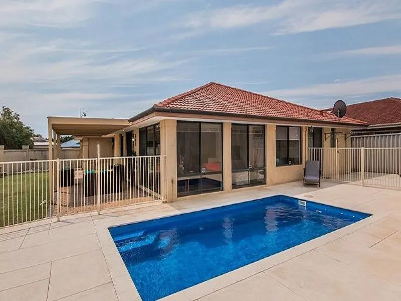 HUGE WORKSHOP AND POOL WORKSHOP AND POOL!