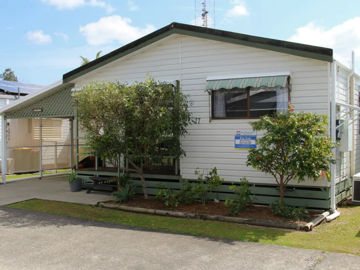 An inviting affordable 2-bedroom home located within easy walking distance to the community centre & swimming pool ready for a relaxed lifestyle.