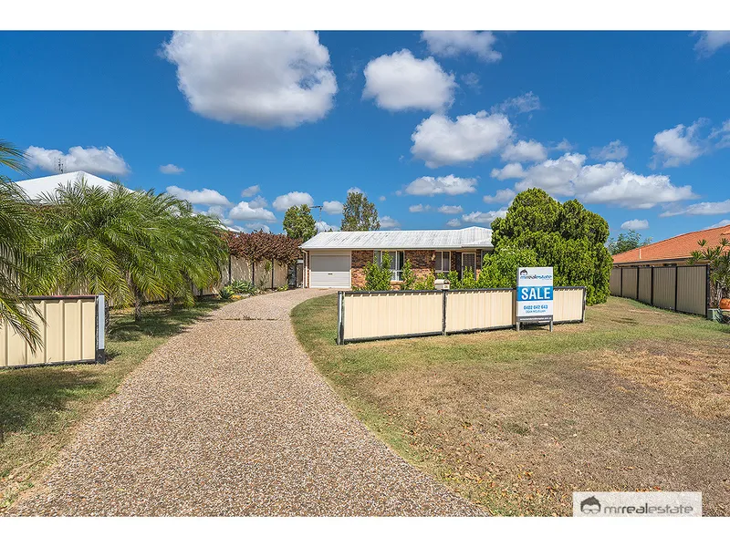 Low set brick in great location!
