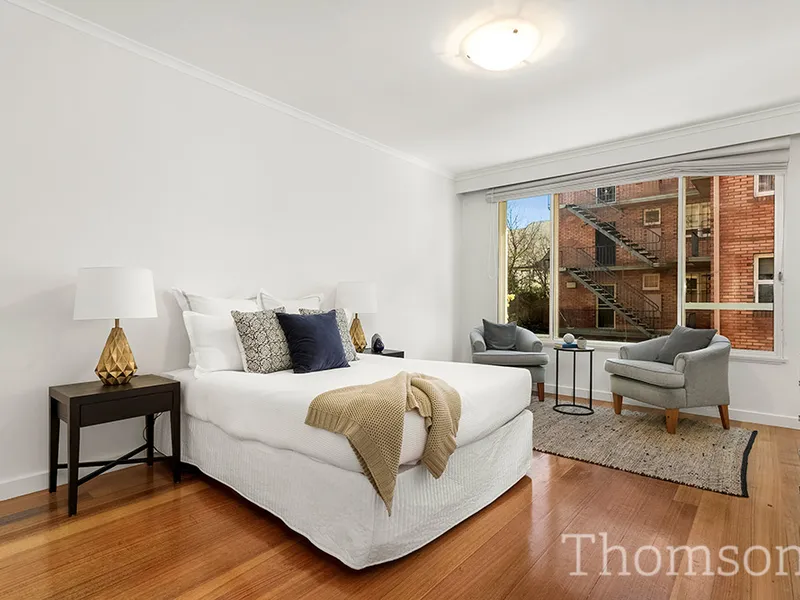 Stunning and spacious apartment in the heart of Toorak!