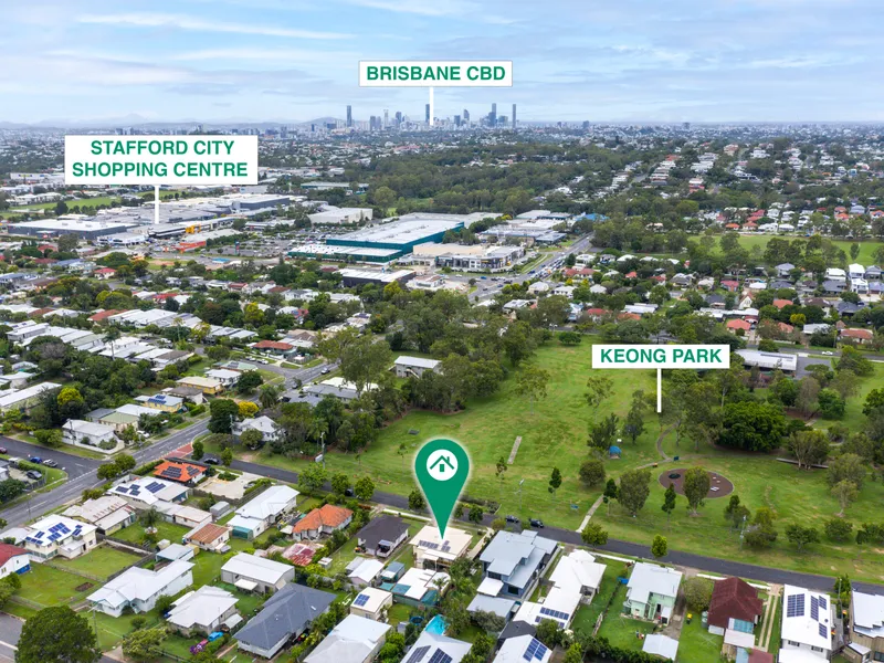 One Owner, 630sqm and opposite a park