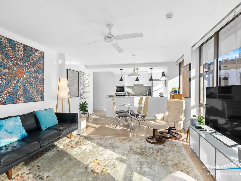Spacious Renovated Unit Two Bedroom Unit with Timber Look Flooring Throughout-Pet Friendly