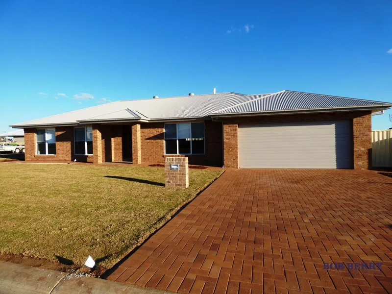 Stylish Three Bedroom Home in Keswick Estate