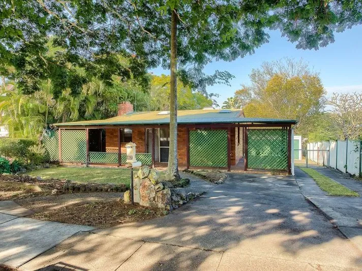 COMMANDING POSITION, PRIME LOCATION!