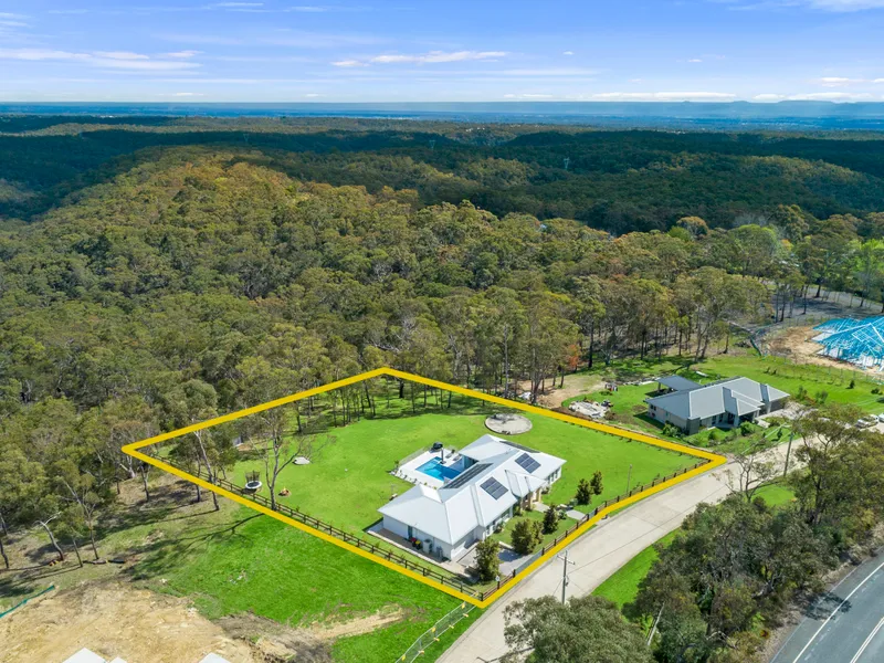 Luxury Living in Exclusive Mountview Estate