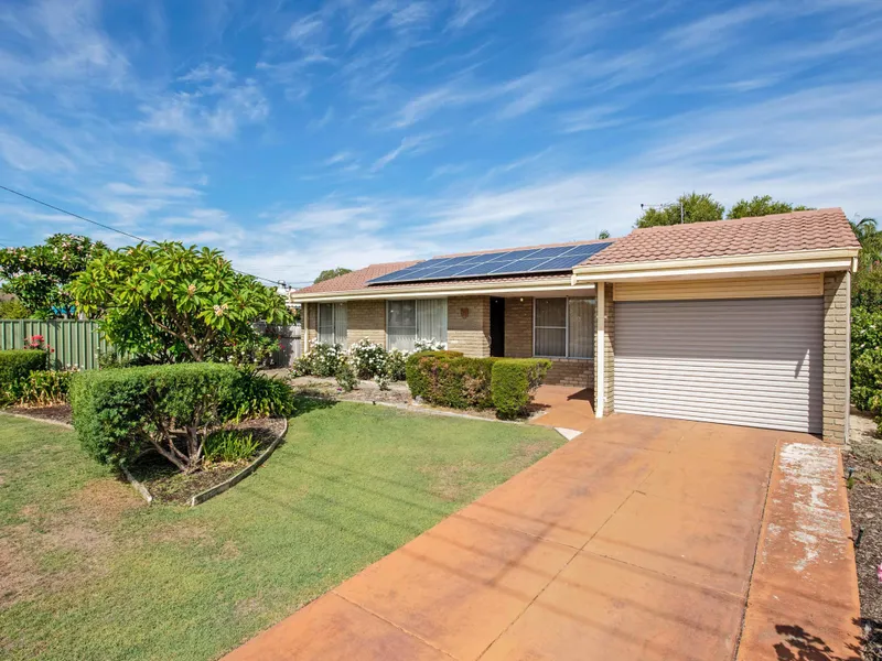 2 BEDROOM WELL MAINTAINED HOME WITH LAWN MOWING INCLUDED!