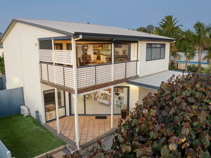 A Family Oasis in Port Noarlunga's Prime Location