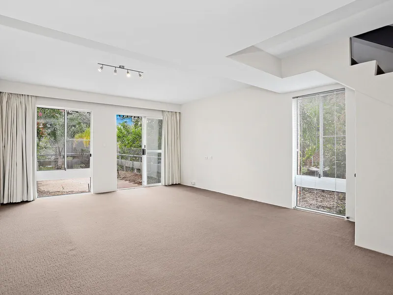 RESORT STYLE COMPLEX