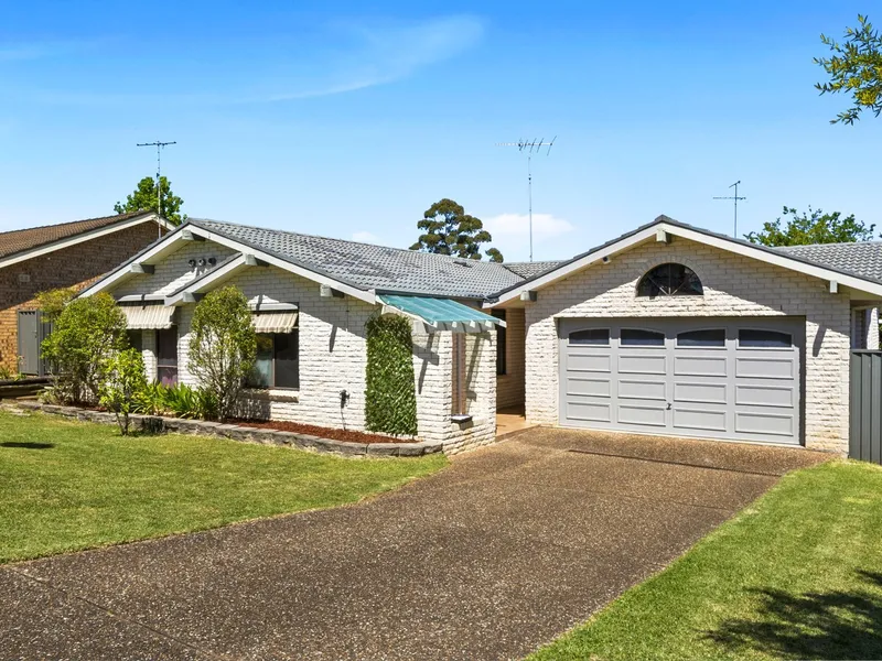 An exceptional Single Level 6 Bedroom Home in a Quiet Street