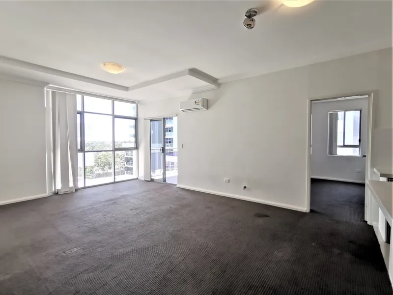 CONVENIENT LOCATION SPACIOUS APARTMENT