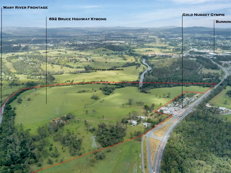 3 TITLES – ABSOLUTE MARY RIVER FRONTAGE!