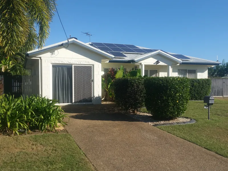 POOL, SHED, DOUBLE SIDE ACCESS AND RUMPUS!!!