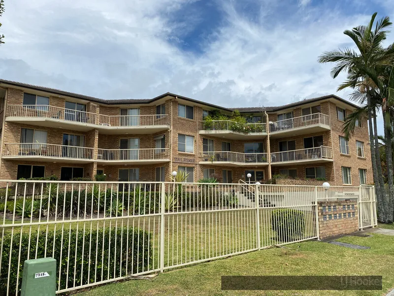 ONE BEDROOM UNIT CLOSE TO THE BROADWATER