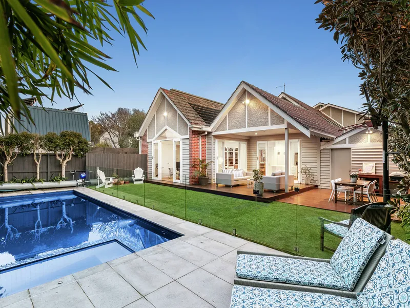 Beachside Beauty with Bay Panoramas