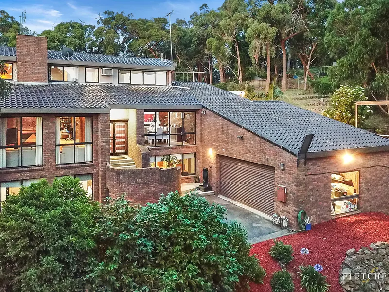 Oakdale Manor- Big Big Big Room for Everyone