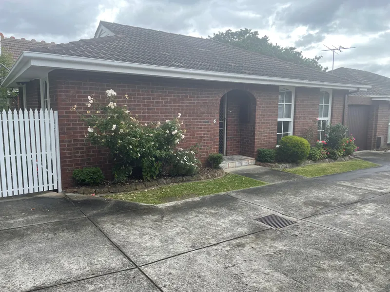 Spacious with Court Yard