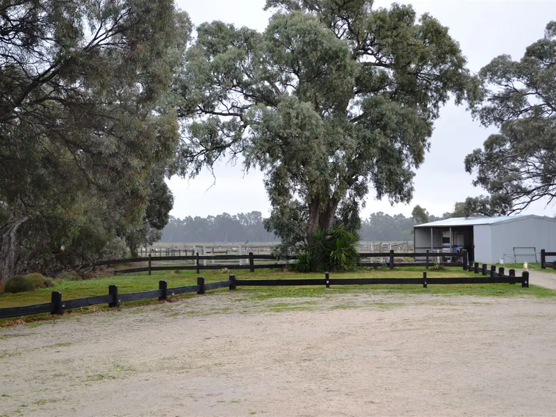 Magic on Eagle Creek BARHAM