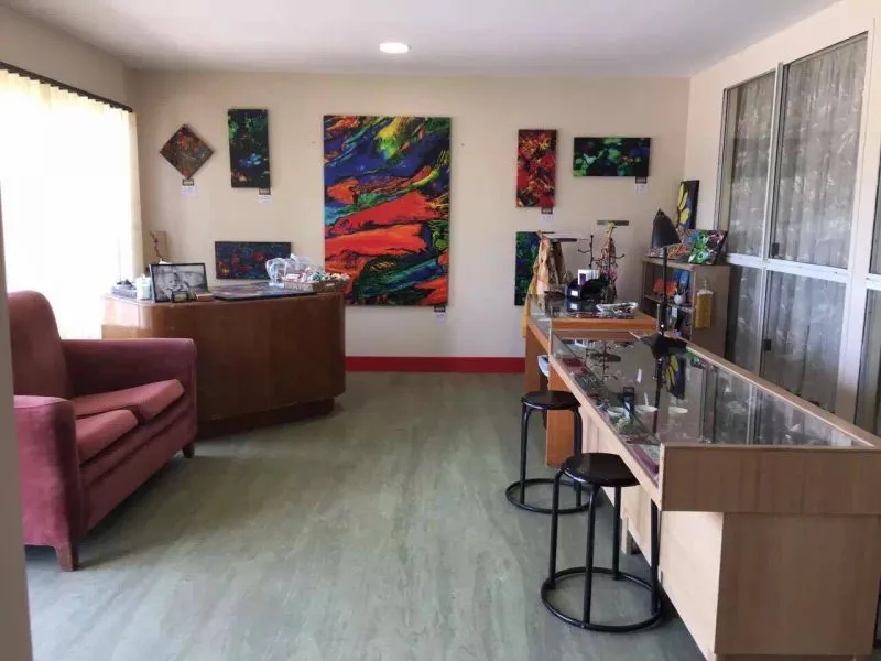 Home with shopfron in centre of town.