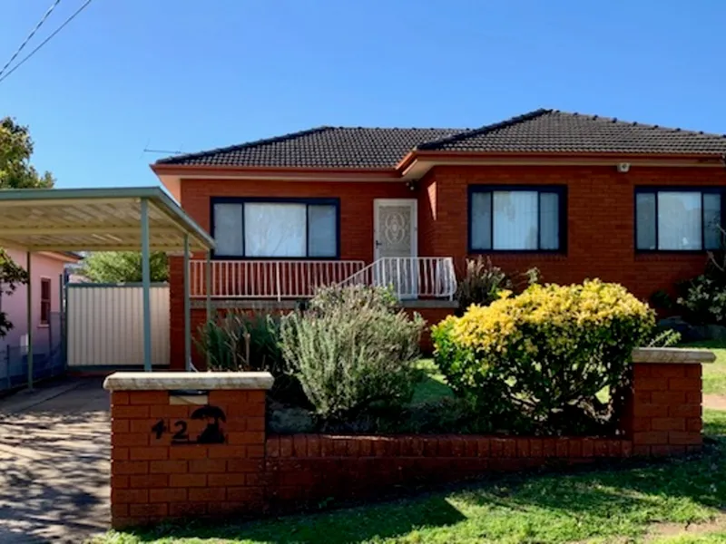 LARGE RENOVATED  3 BEDROOM HOME  WITH SEPARATE GARAGE