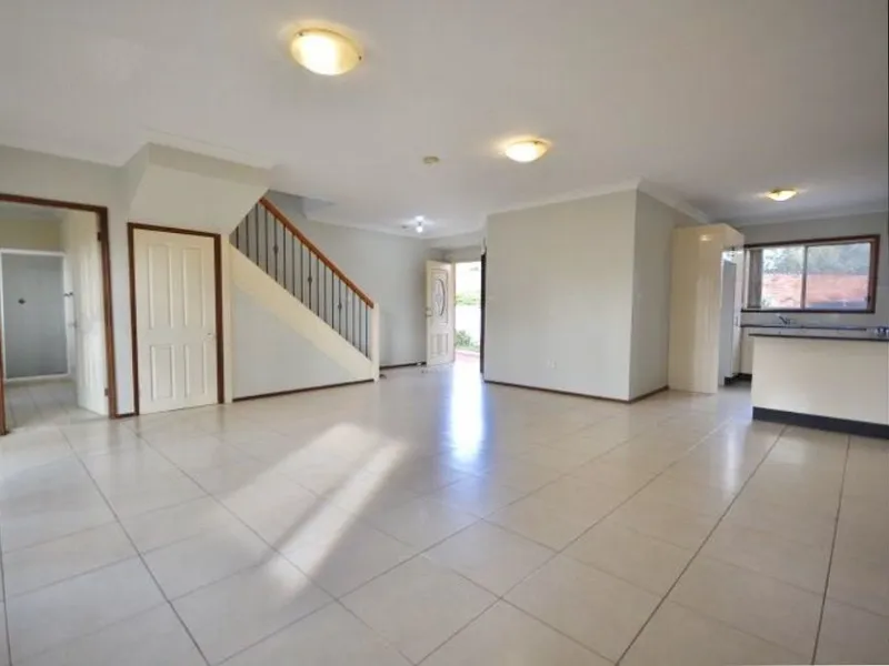 This well presented 3 double-bedroom brick home is sure to tick all the boxes.