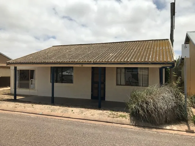 SOLID HOLIDAY HOME