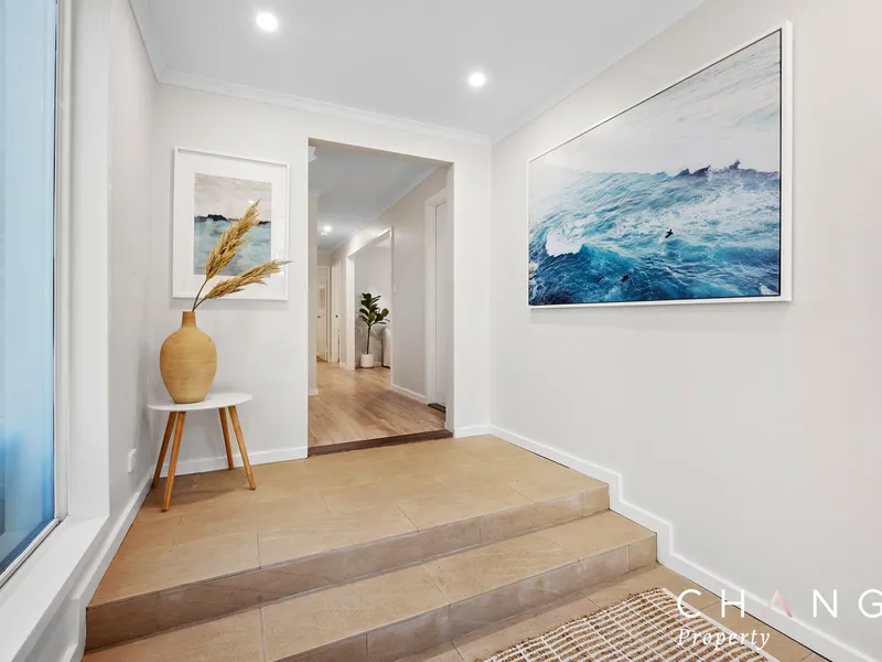 2 Minute Stroll to the Beach!