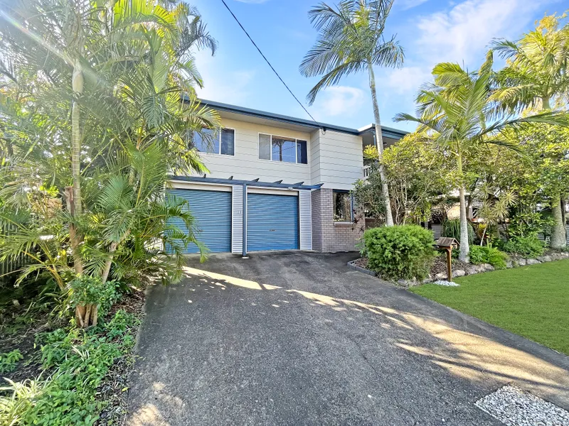 Dual Living In Central Caloundra Location & Large Backyard