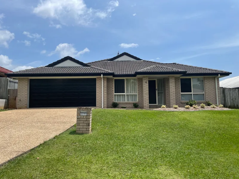 Light and Airy Family Home In Narangba!