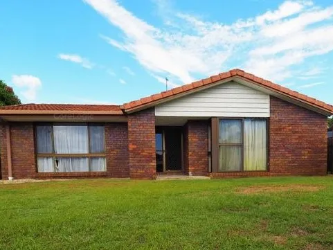 Great Family Home - Walk to Water