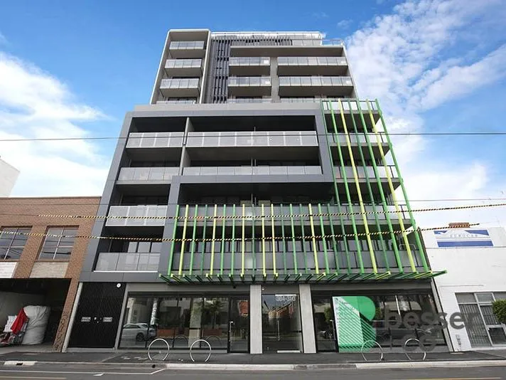 Sensations of warmth on Lygon St