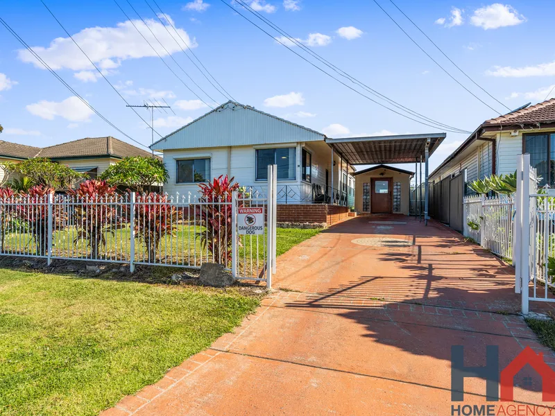 LARGE 5 BEDROOM HOMES + SLEEP OUT ON A 615SQM BLOCK OF LAND ! ! !