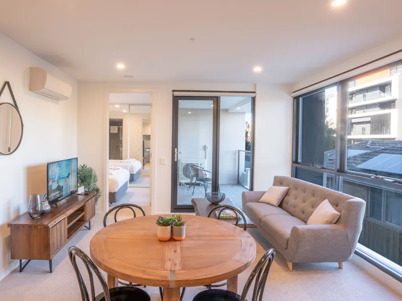 NEAR NEW FULLY FURNISHED 2 BEDROOM 2 BATHROOM WITH CARSPACE IN BOX HILL