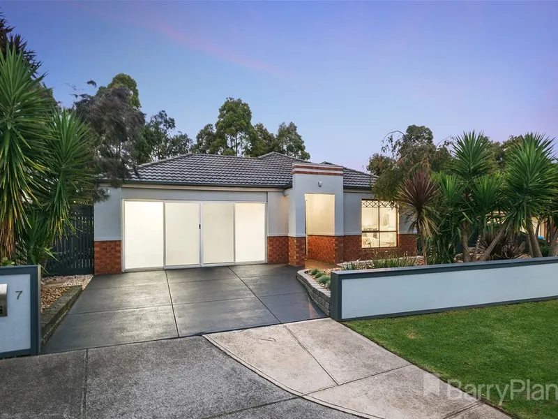 3 Bedroom Home With Home Office or Studio Space