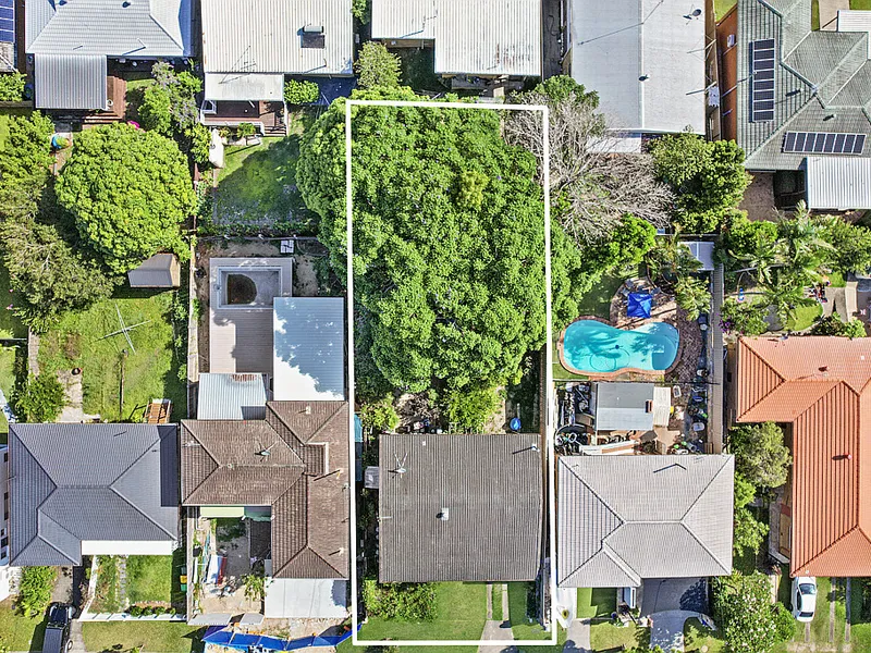 Knock It Down Or Renovate ? Urgent Sale