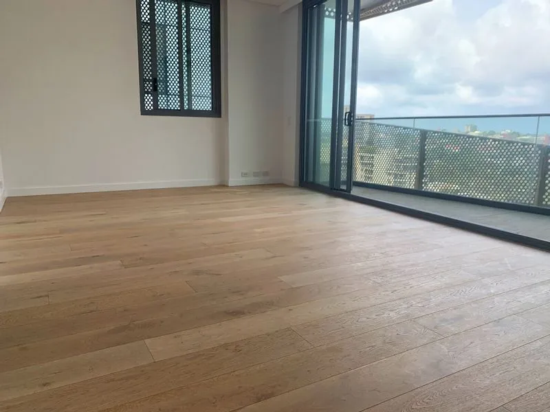 Modern Two Bedroom Executive Apartment in the heart of North Sydney