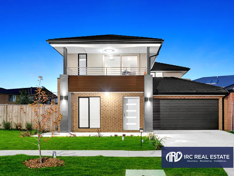 Park Facing Luxurious House for Sale