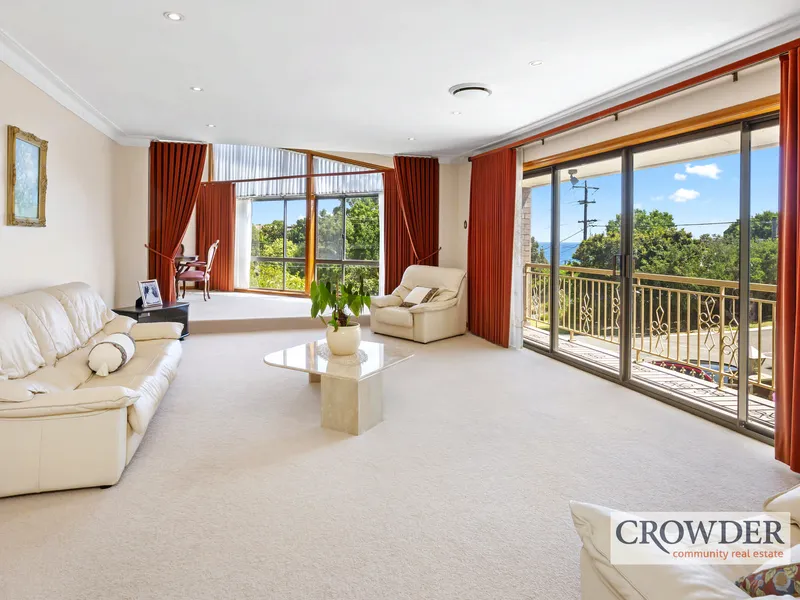 SPRAWLING SEASIDE HAVEN AWAITING NEW BEGINNING