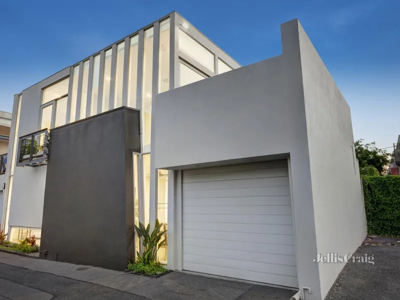 Chic cosmopolitan inner-city living