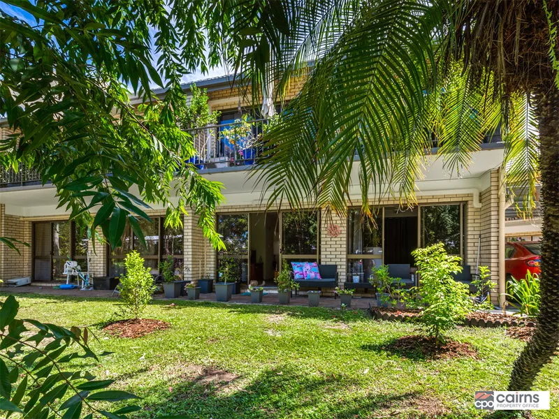 SMELL THE OCEAN- SPACIOUS  UNIT- HOLLOWAYS BEACH