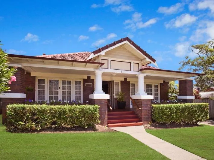 4 Bedroom Character Home ( walk to Eastwood shopping and train station)