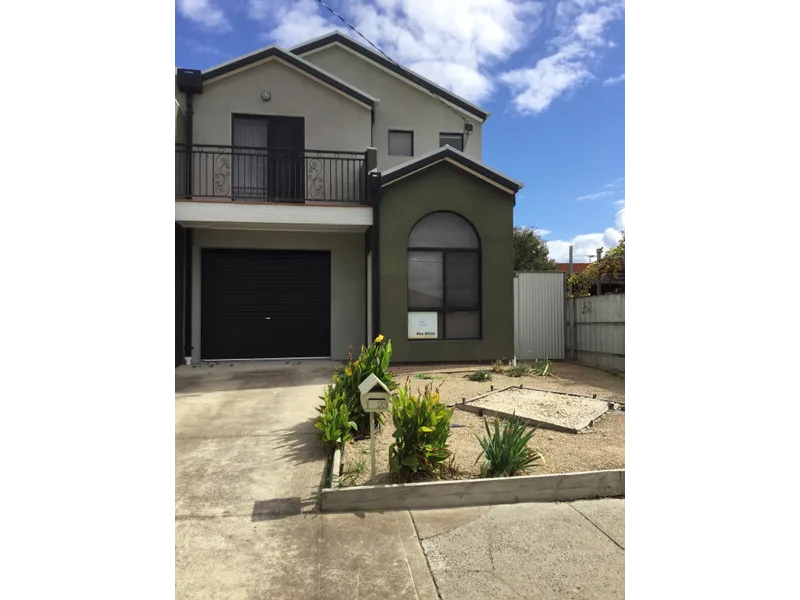 3 BEDROOM  TOWNHOUSE - CLOSE TO ALL AMENETIES