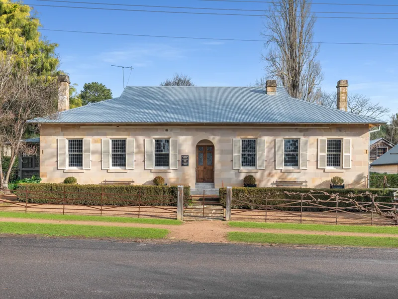 Hampton Court ~ 7 Market Place, Berrima