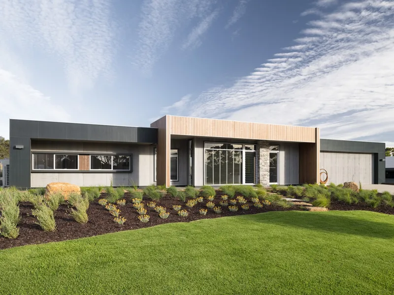 Modern Farmhouse on Rural Sized Block Close To Town!