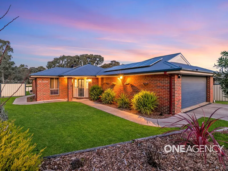 Charming family home in the heart of town on 1,441m2!