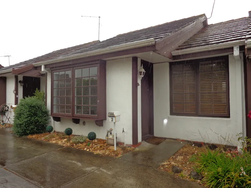 FABULOUS 1 BEDROOM ENTERTAINER IN GREAT LOCATION