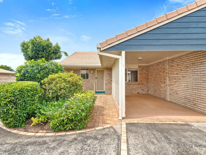 PERFECTLY POSITIONED AND PET FRIENDLY. KINGSCLIFF BEACH RETIREMENT VILLAGE.